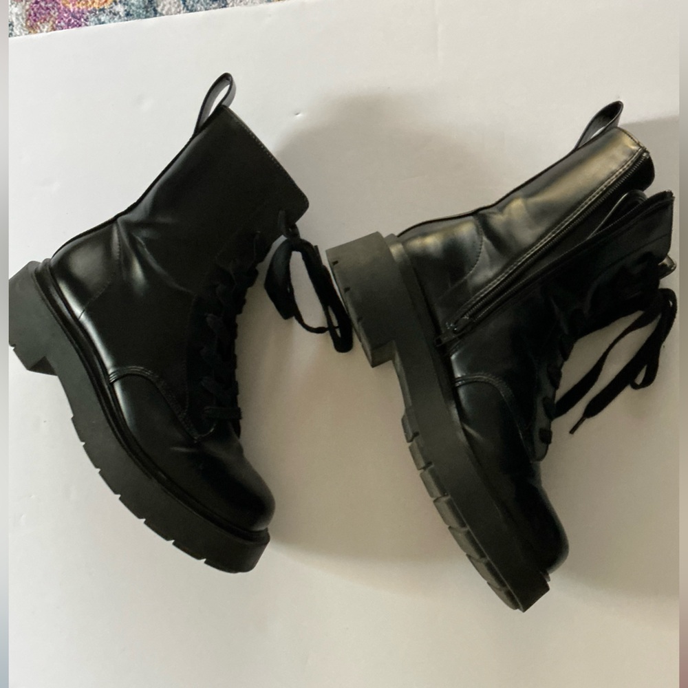 H&M Lug Sole Black Boots Size 8 - Picture 2 of 10